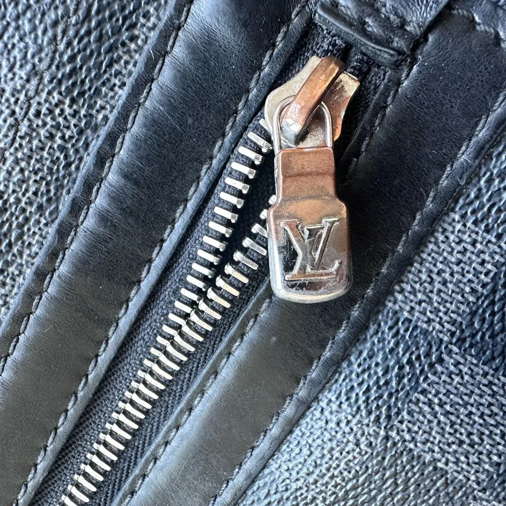 Louis Vuitton Graphite Damier Messenger Bag in Black - Picture 9 of 11